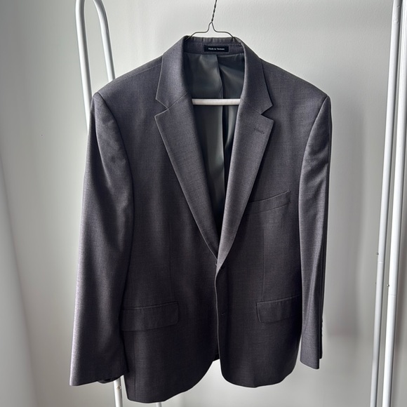 Elegant Charcoal Men's Suit Set - Picture 2 of 8